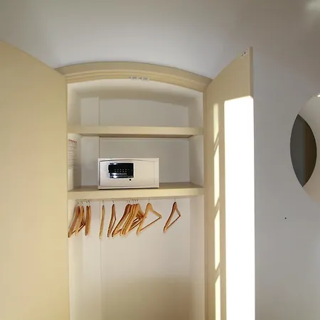 Garibaldi 4* Nice