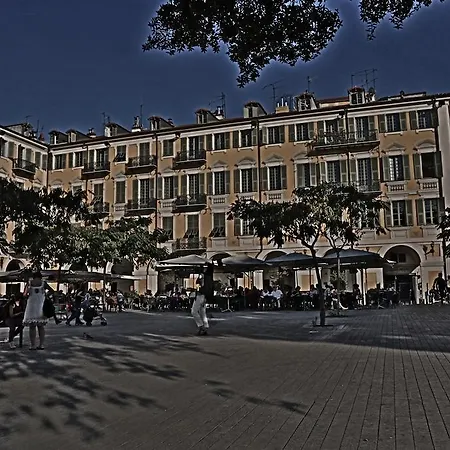 Garibaldi Aparthotel 4*